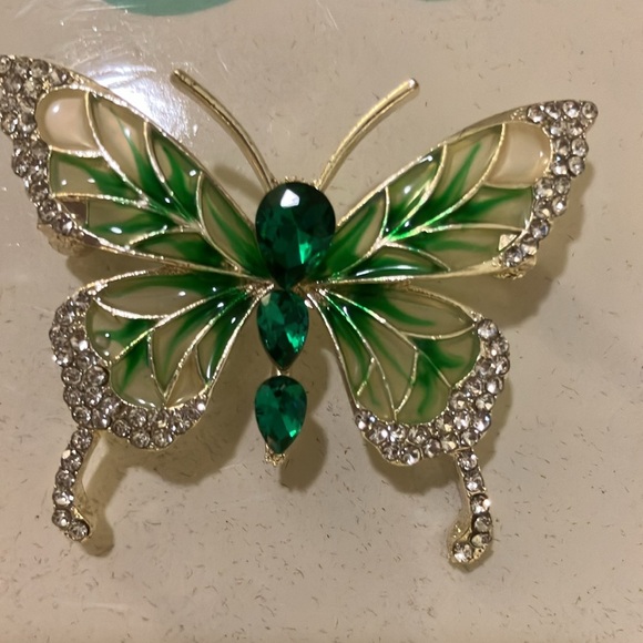 Vintage Jewelry - Kelly Green Stones/Gold Tone With Rhinestones Vintage Butterfly Brooch